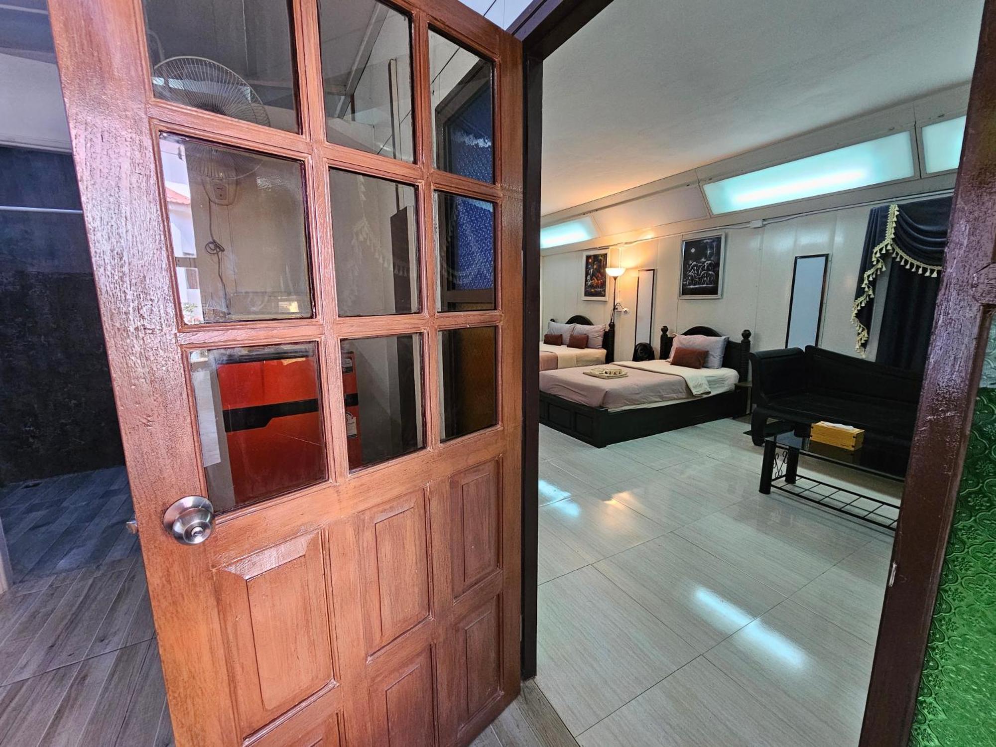 Kanecha'S Home Lampang Bagian luar foto